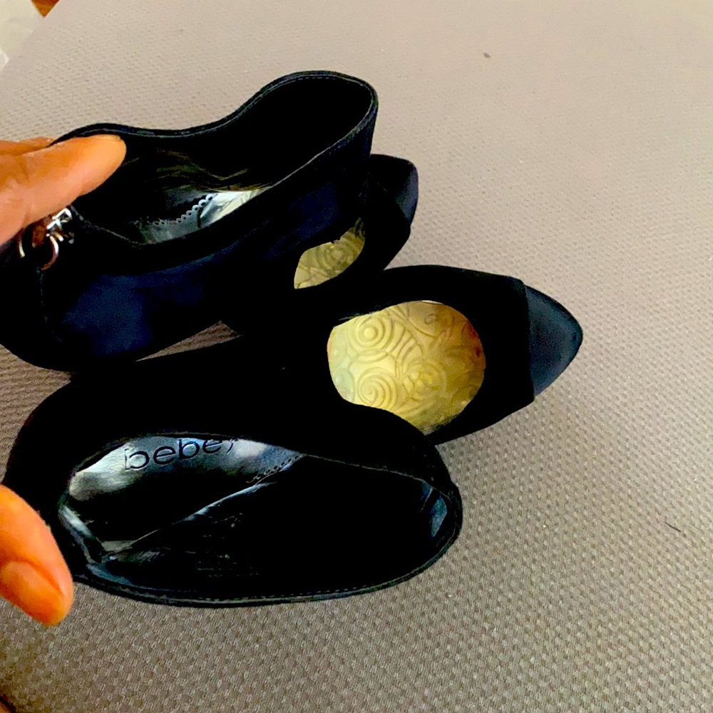 Heels - Picture 4 of 4